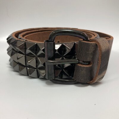 Nietengürtel - Gürtel mit schwarzen Pyramidennieten - 3-Reihig - B720 - Echtleder - stress brown L