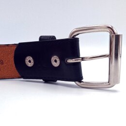 Nietengürtel - Gürtel mit kleinen silbernen Pyramidennieten - 3-Reihig -  BY136 - veganes Leder - black S