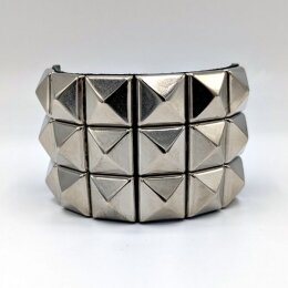 Armband mit silbernen Pyramidennieten - 3-Reihig - WB010...