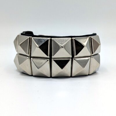 Armband mit silbernen Pyramidennieten - 2-Reihig - WB009 - Echtleder schwarz