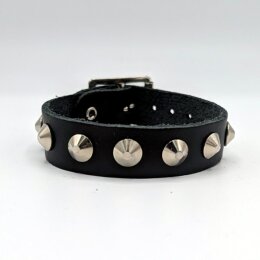 Armband mit silbernen Spitznieten - 1-Reihig - WB001 -...