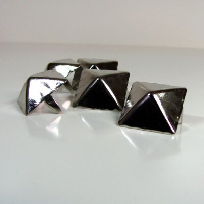 Pyramidenniete - silber - 25mm